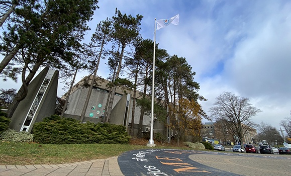 A Dalhousie building and flag.