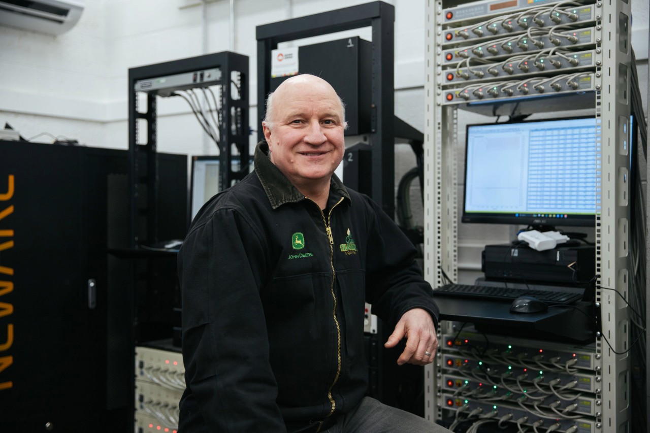 Jeff Dahn portrait in battery lab.