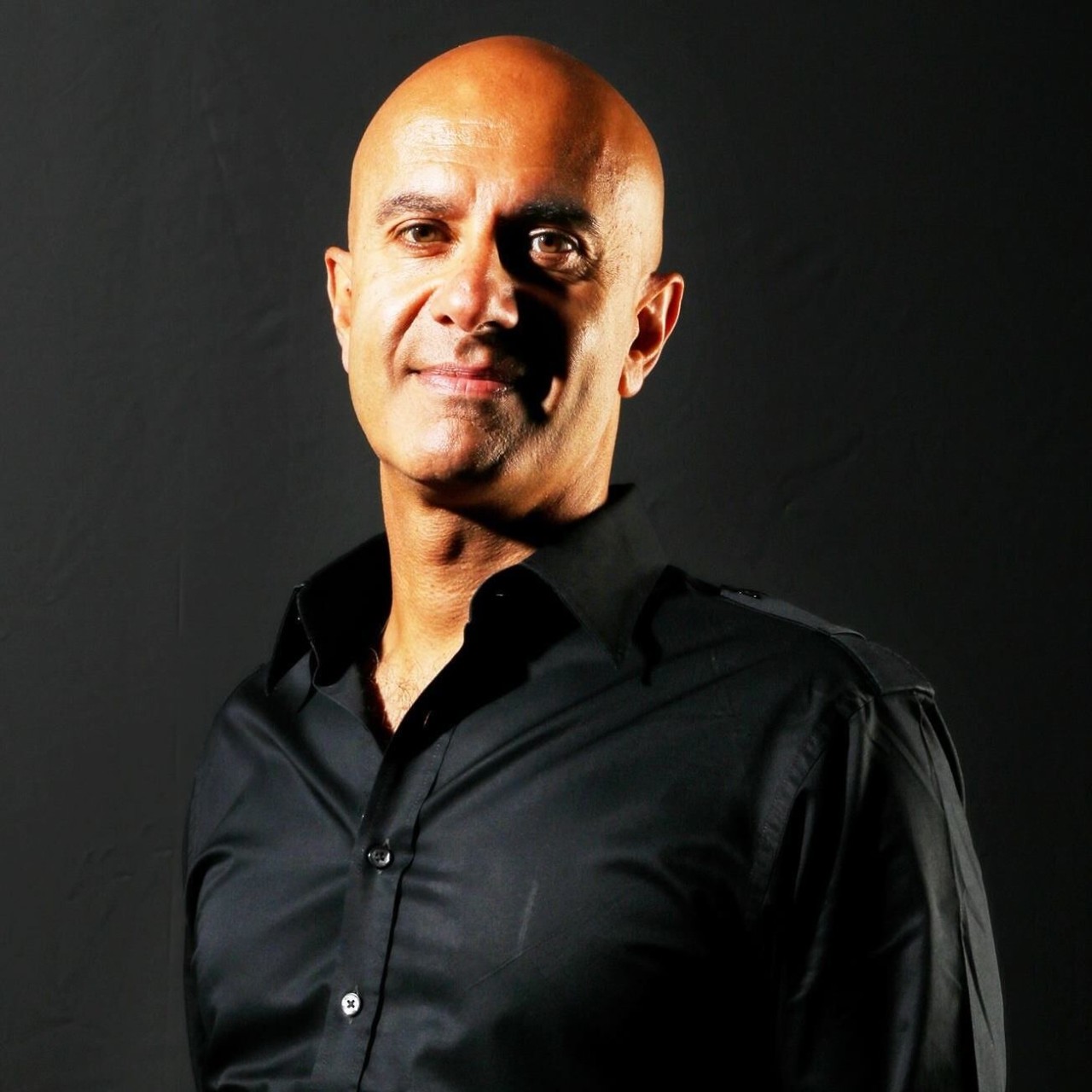 Robin Sharma portrait