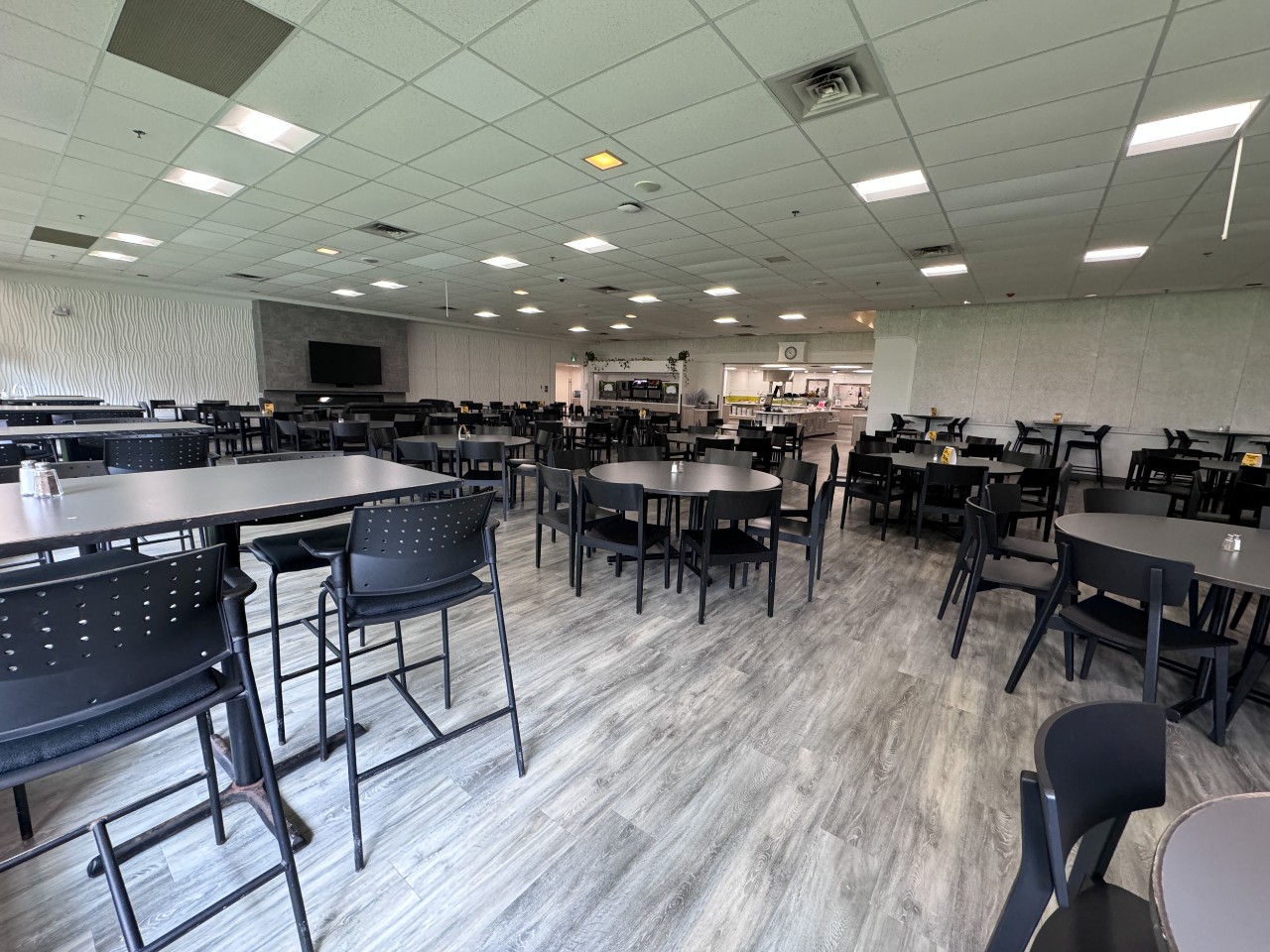 Modern tables and chairs provide plenty of seating in Jenkins dining hall