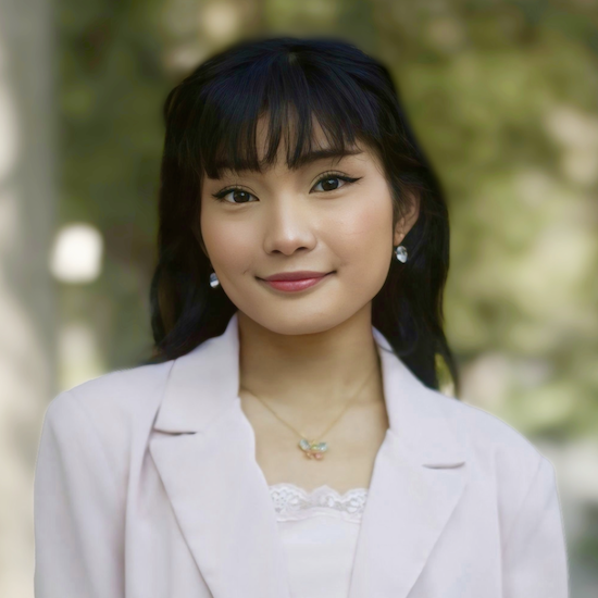 Headshot of Danella Calina