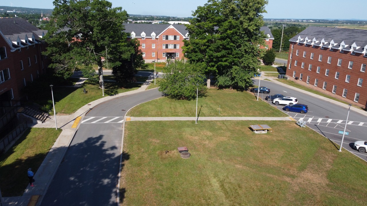 Exterior photo of the Horseshoe area – the outdoor space connecting the residences on the Agricultural Campus 