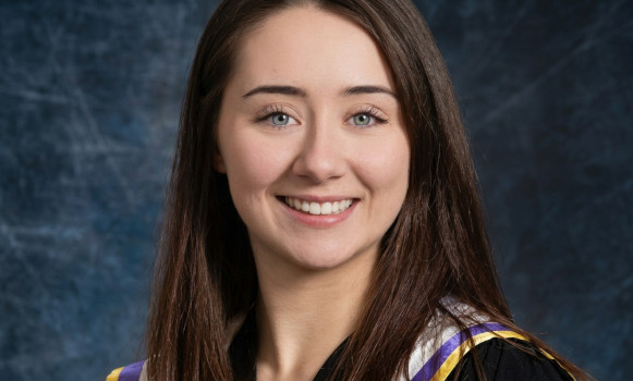 Headshot of Jess Macqueen in her graduation photo